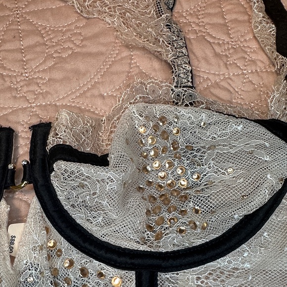 Victoria's Secret Lace Chemise - Black and Cream - Picture 2 of 5